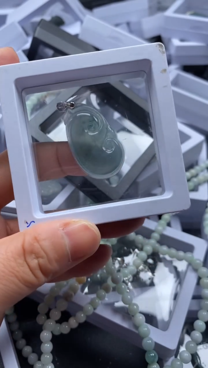 【闪购商品】翡翠吊坠(不含链)未镶嵌38932