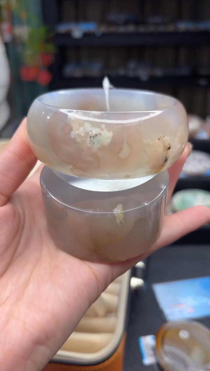 【闪购商品】石英质玉手镯未镶嵌127（63圈赠送镯心）