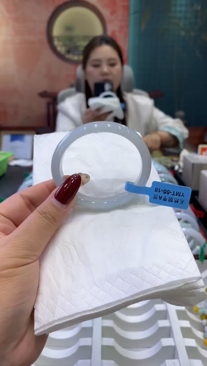 【闪购商品】翡翠手镯未镶嵌多人0008351