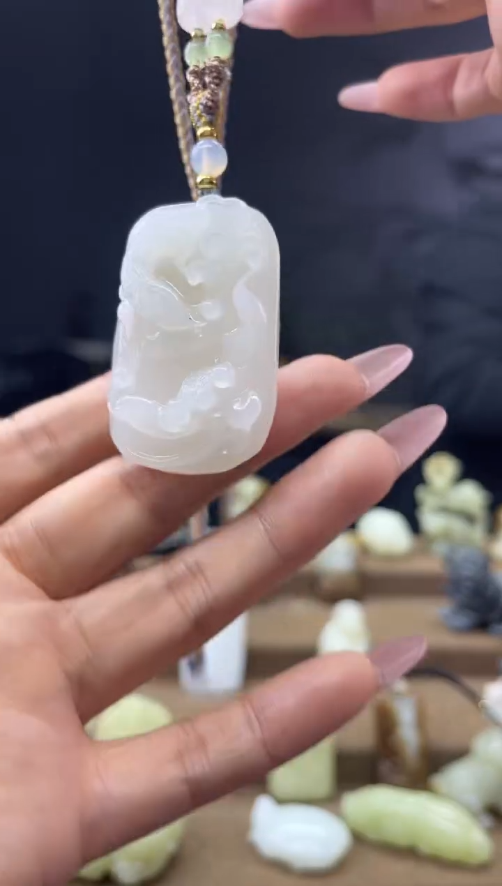 颈饰未镶嵌和田玉1