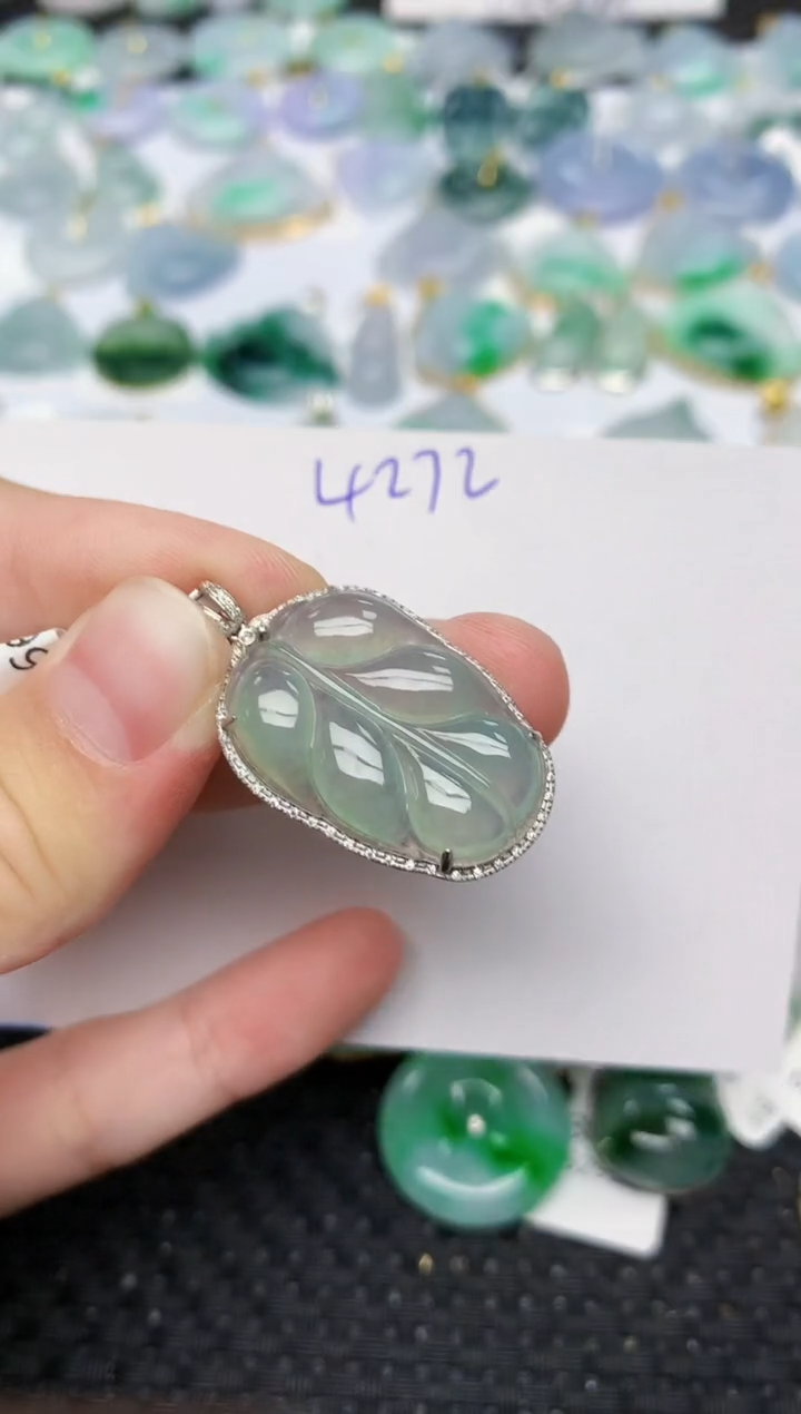 颈饰18K金镶嵌翡翠天然缅甸A货翡翠百元以上9元证书费自理