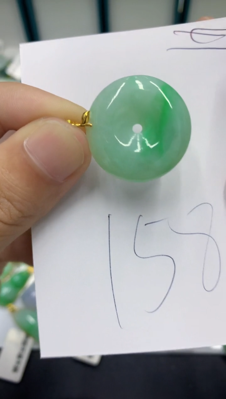 【闪购商品】翡翠颈饰18K金镶嵌翡翠