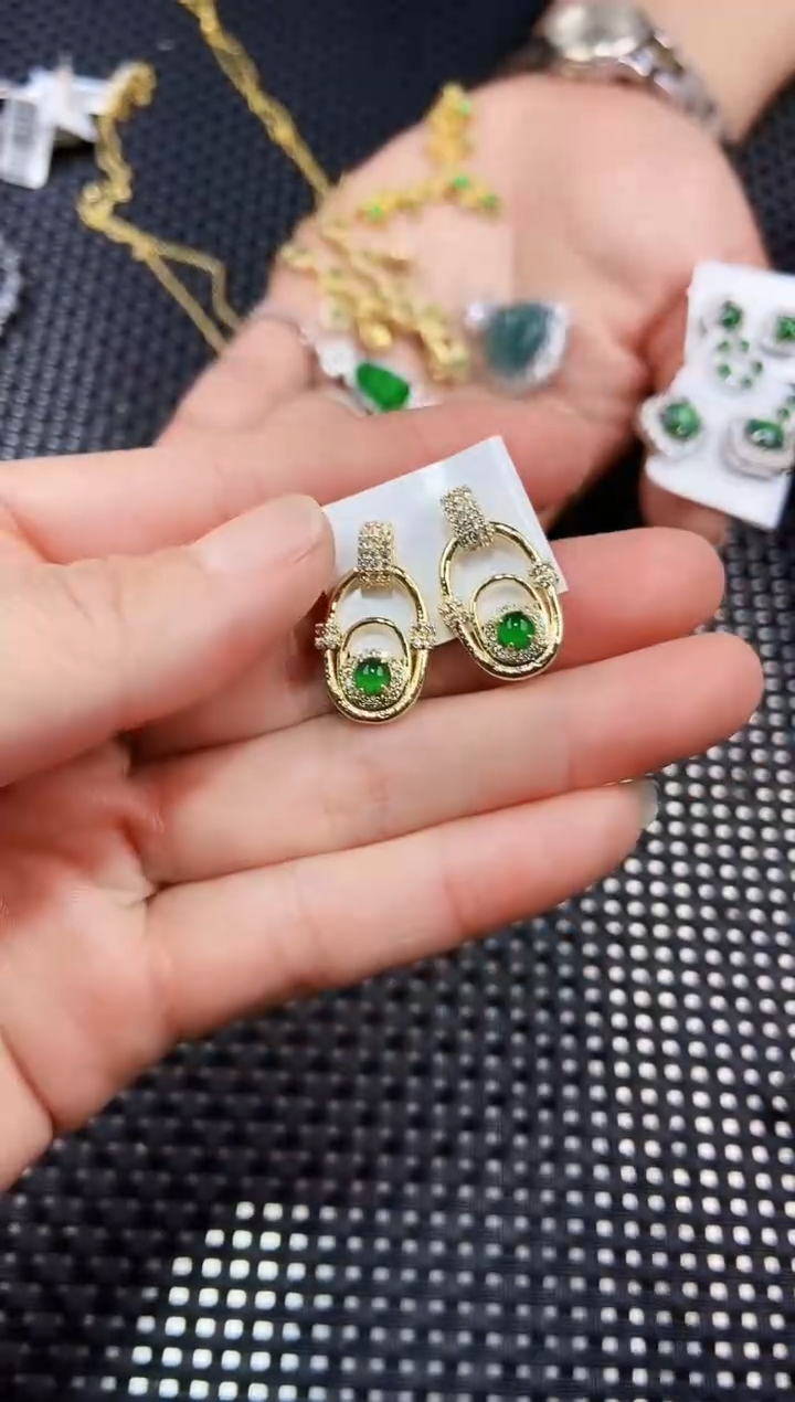 【闪购商品】翡翠耳饰未镶嵌111111111