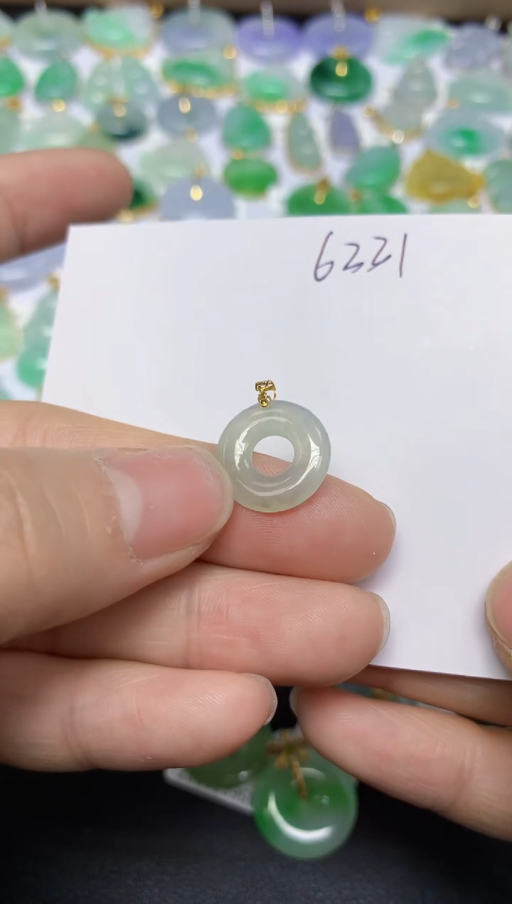 【闪购商品】翡翠挂件18K金镶嵌 天然翡翠A货