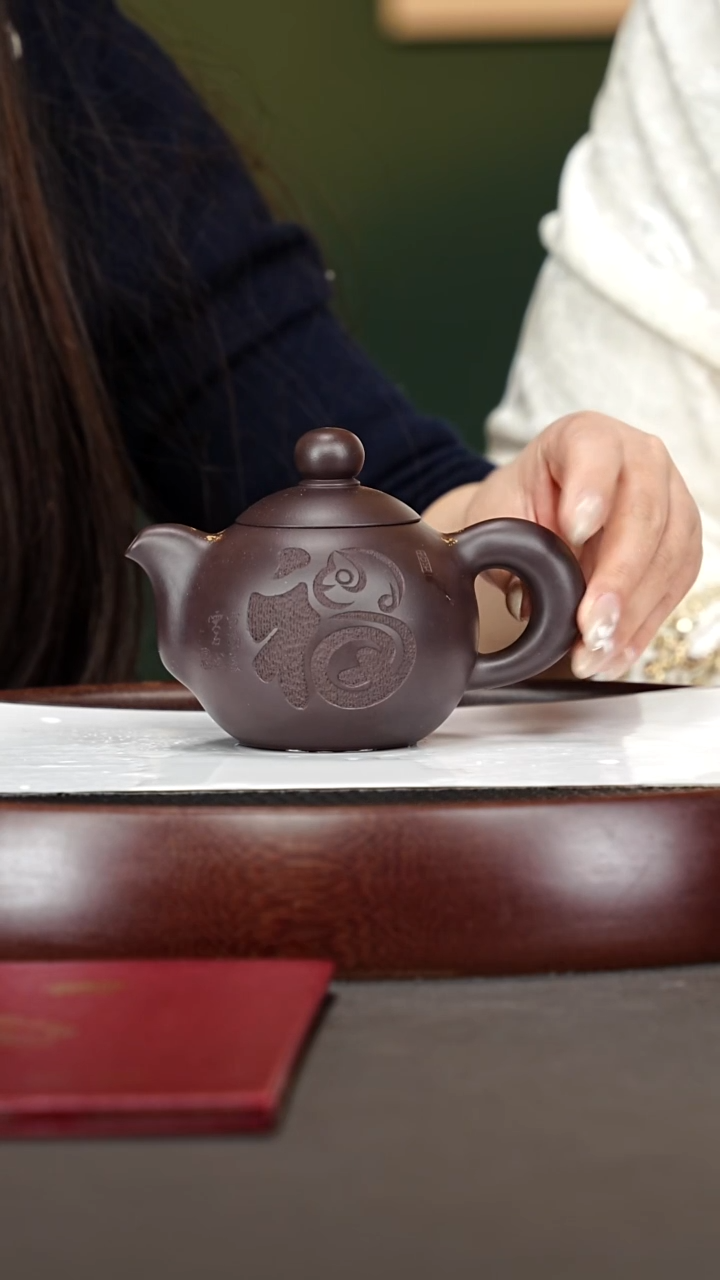 茶壶紫砂43张彩萍  小芙蓉珠 黑墩头260cc