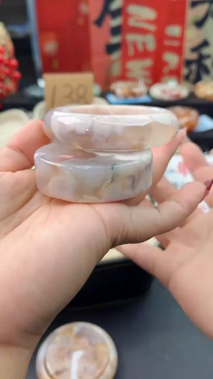 【闪购商品】石英质玉手镯未镶嵌赠送镯心（59圈口）