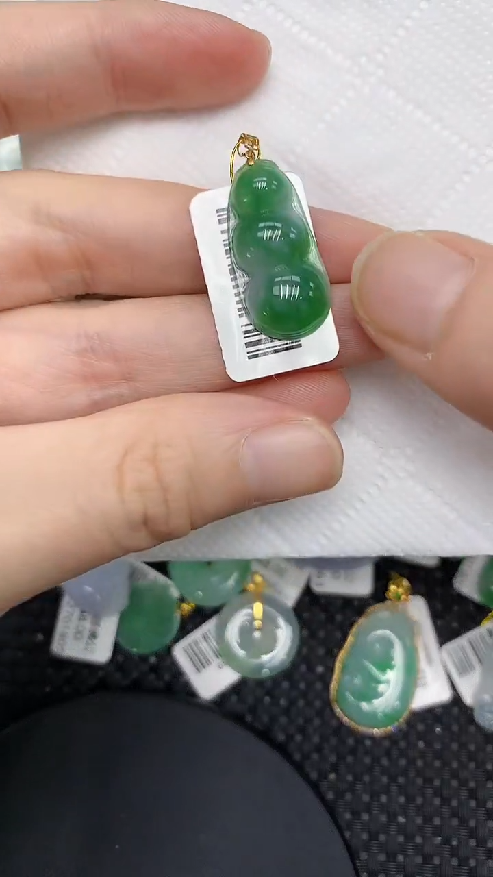 颈饰18K金镶嵌翡翠1111111111