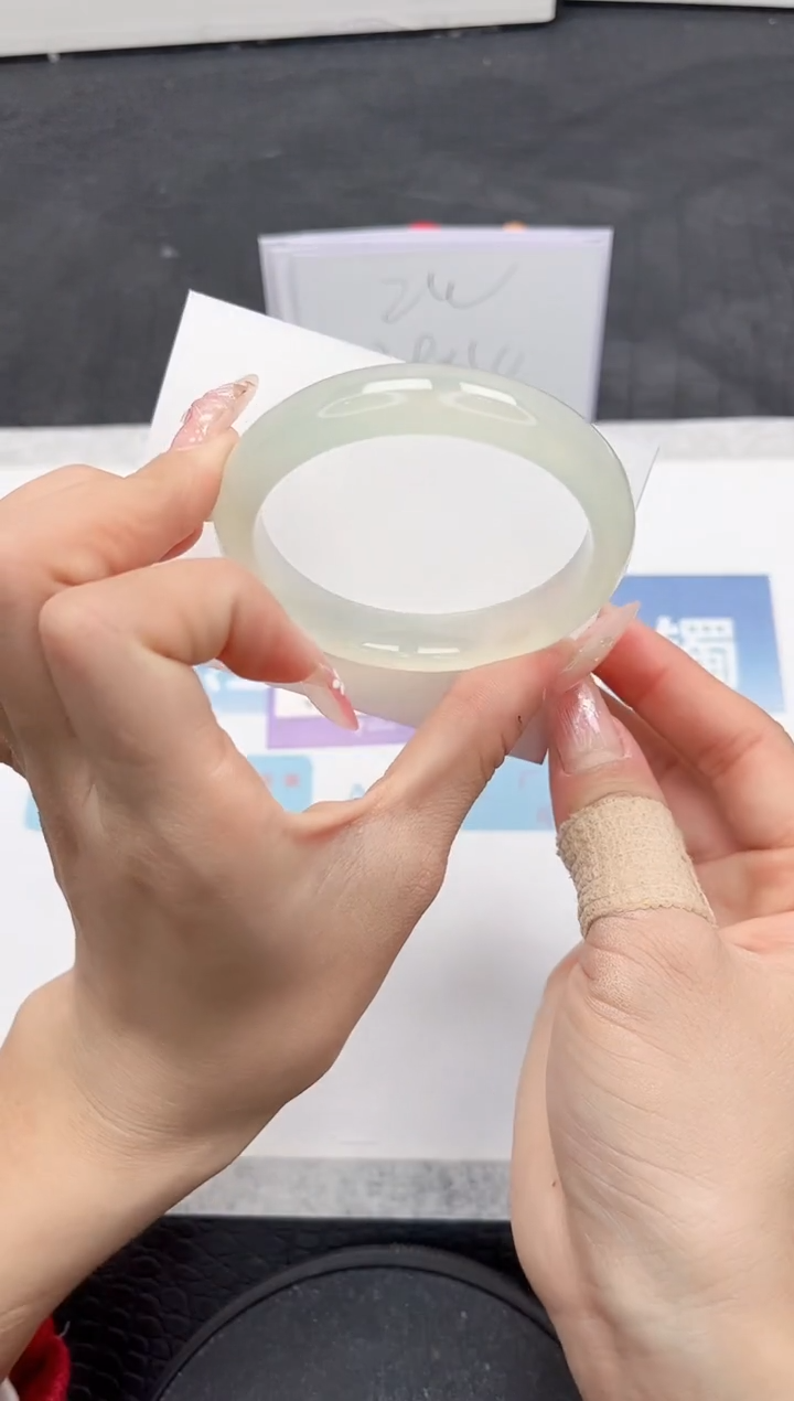 【闪购商品】石英质玉手镯未镶嵌A204-55