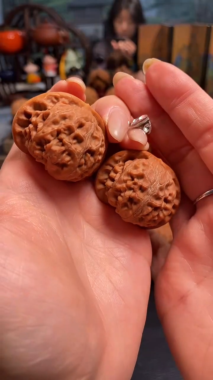 【闪购商品】文玩核桃把件H683宫灯41