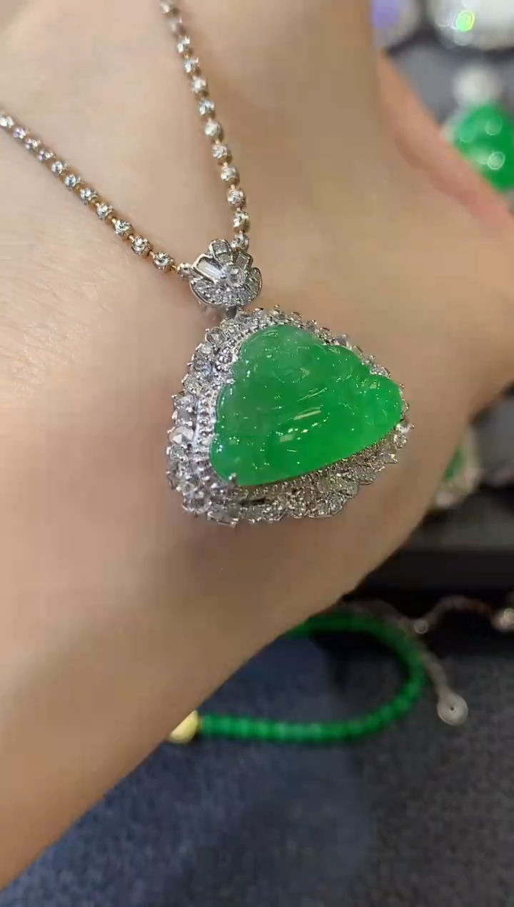 吊坠(不含链)18K金镶嵌翡翠A85