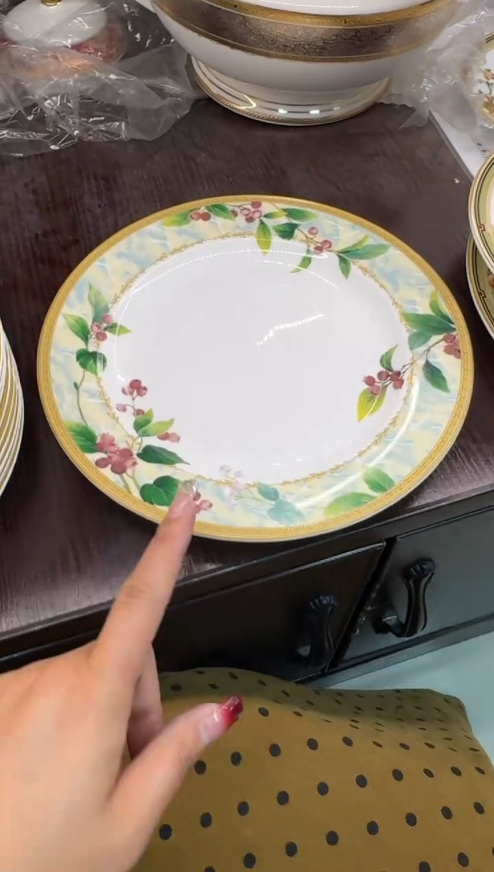 【闪购商品】瓷片9英寸平盘福利瑕1个