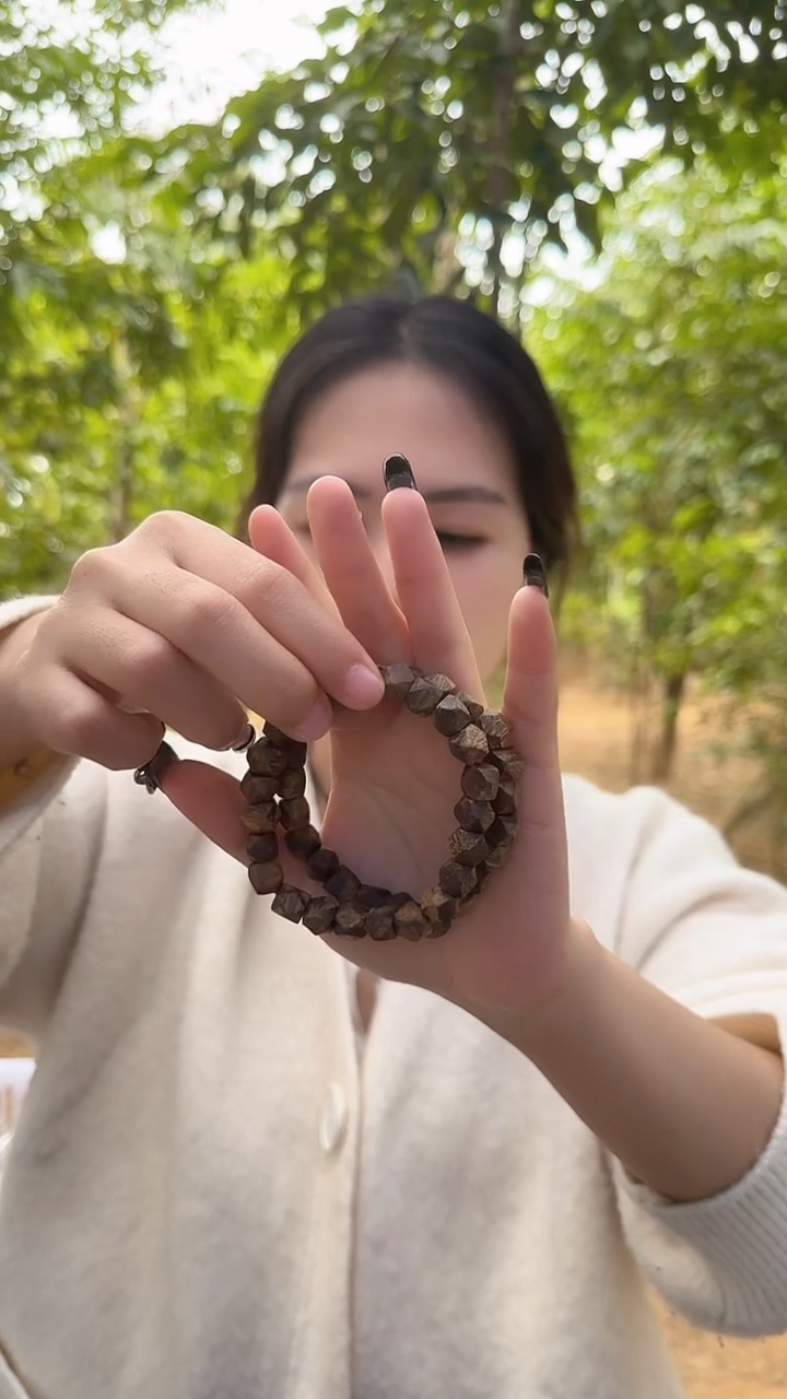 【闪购商品】沉香手串金沙叶钻石珠 多样性发一