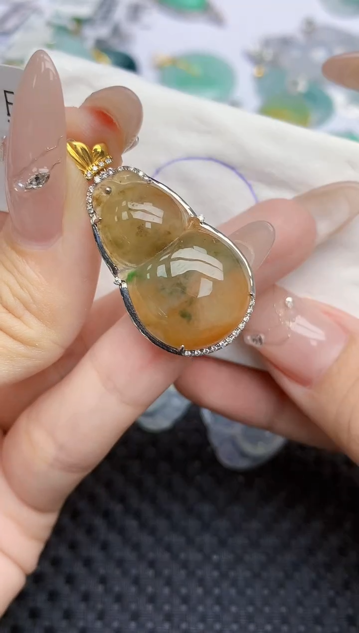 颈饰18K金镶嵌翡翠136   天然翡翠A货  百元以上9米证书费自理