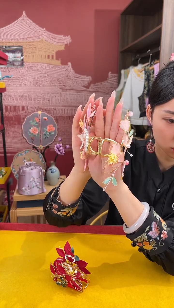 【闪购商品】刺绣非遗绒花缠花手工（抓夹 ） 