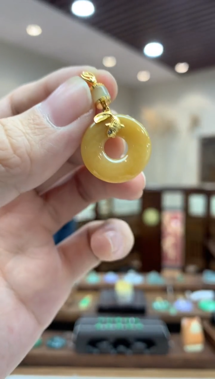 【闪购商品】翡翠吊坠(不含链)18K金镶嵌甜甜圈