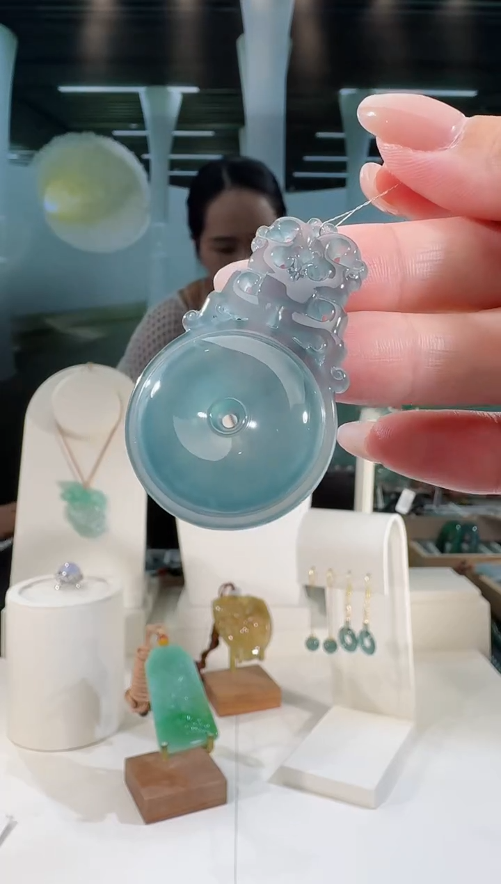 翡翠未镶嵌吊坠(不含链)纯天然A货翡翠平安扣（多样性发其一）