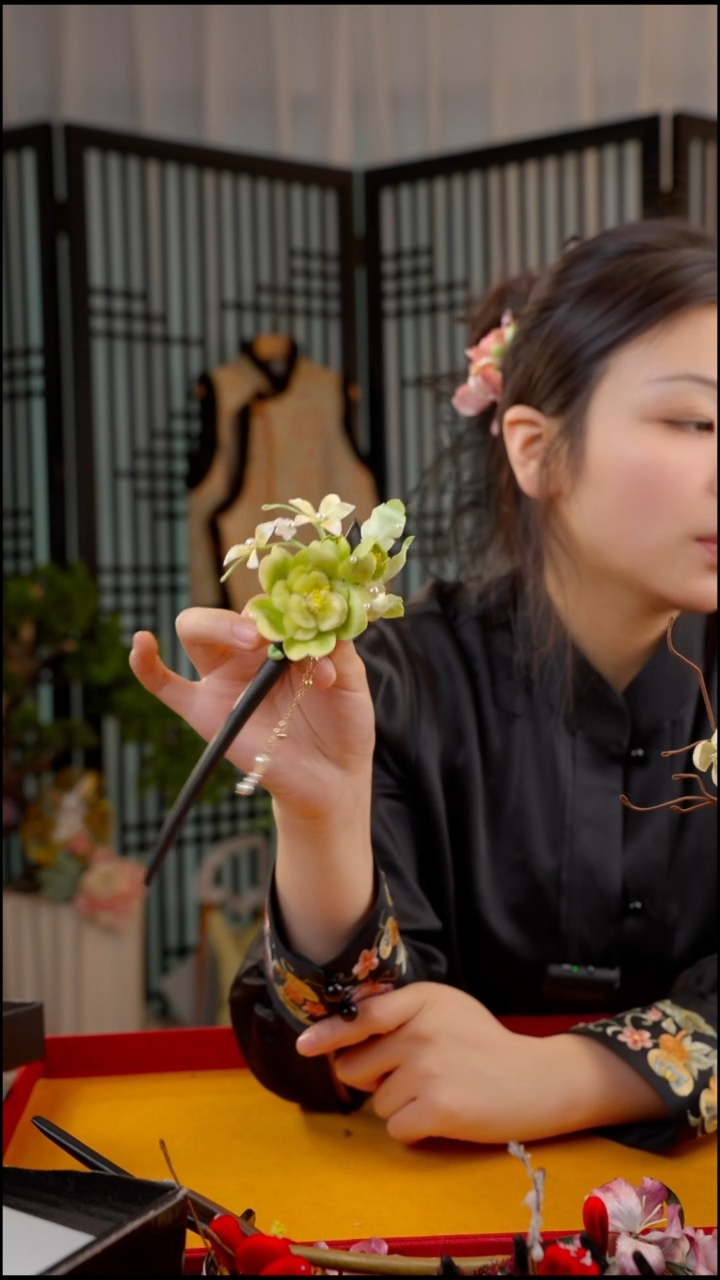 刺绣我***猫非遗绒花苏绣饰品