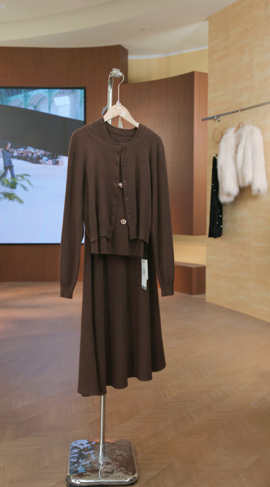 899-8235咖　休闲风时尚套装开衫裙子套装秋冬女士