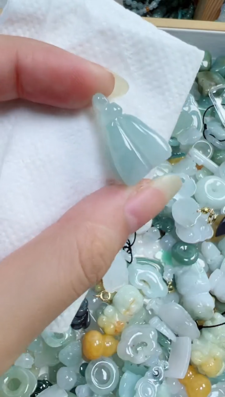 翡翠裸石205号，a货翡翠