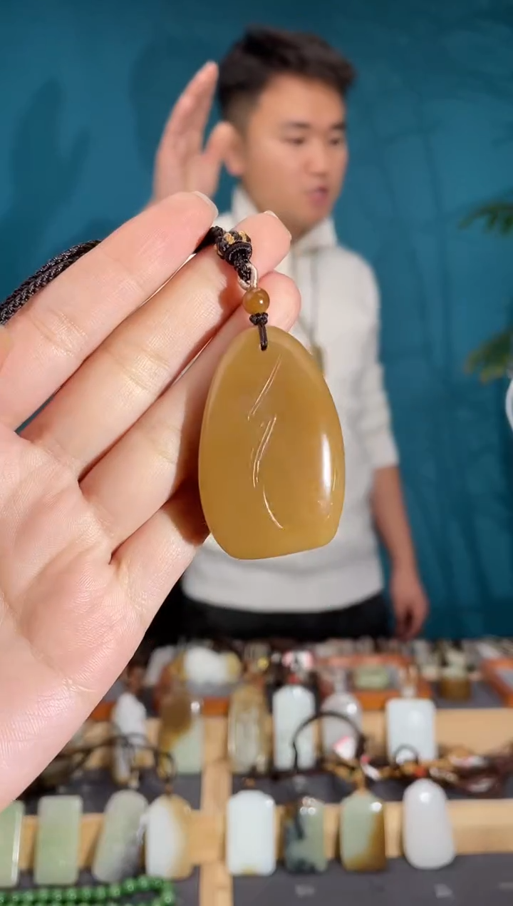 颈饰未镶嵌和田玉1
