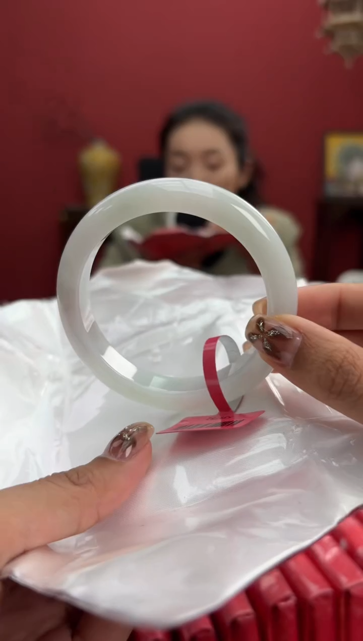 【闪购商品】翡翠手镯未镶嵌6手镯