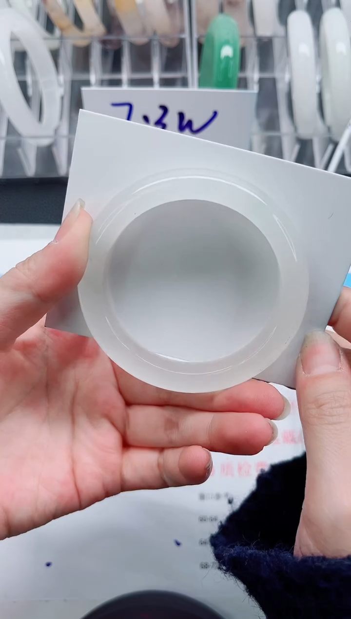 【闪购商品】石英质玉手镯未镶嵌A388-54.1