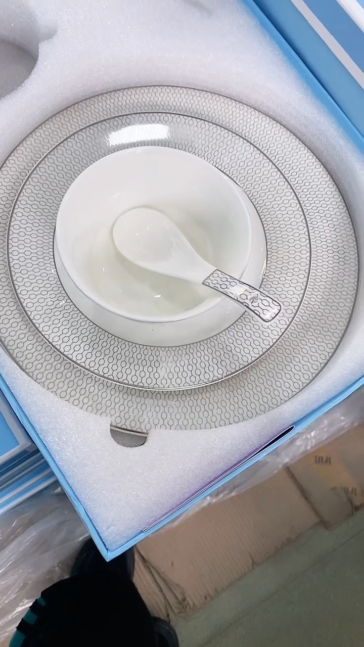 瓷片锅碗瓢盆一件不留@@1