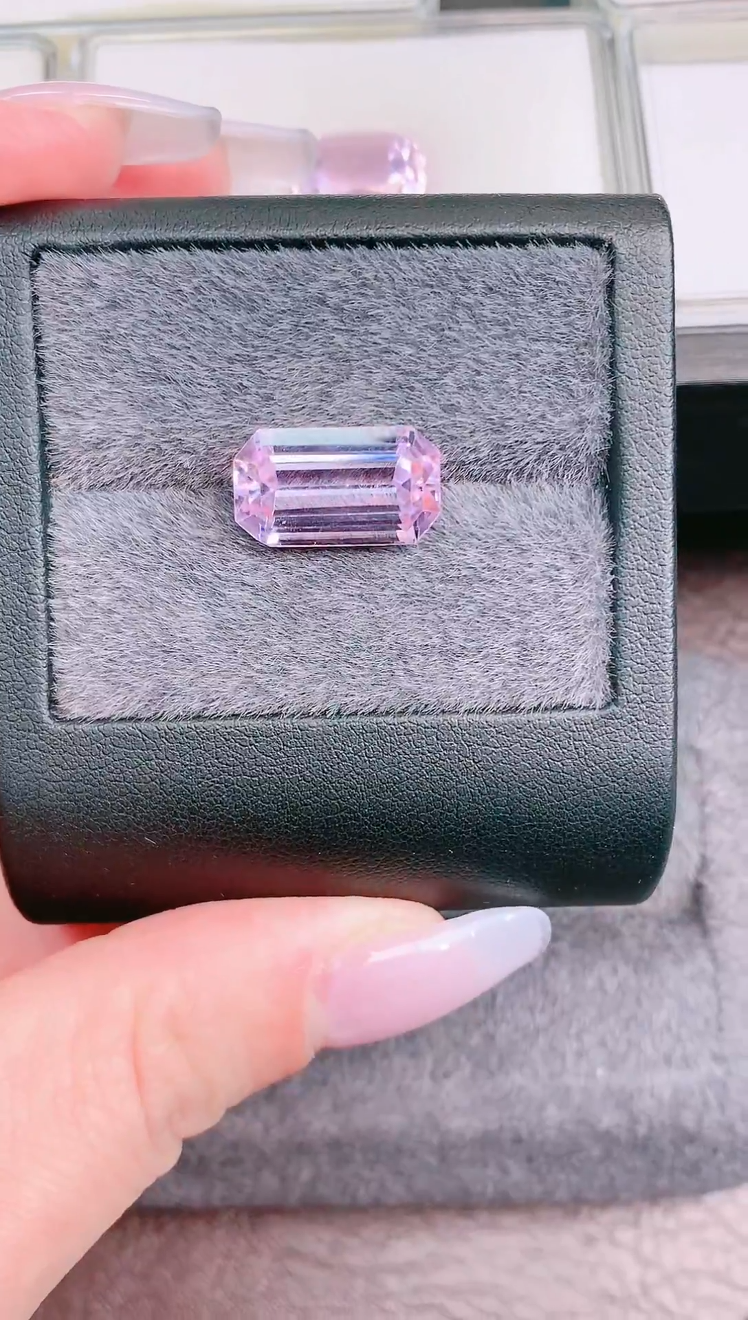 未镶嵌锂辉石裸石9.02ct