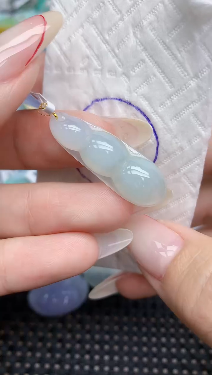 颈饰18K金镶嵌翡翠天然翡翠A货  百元以上9米证书费自理