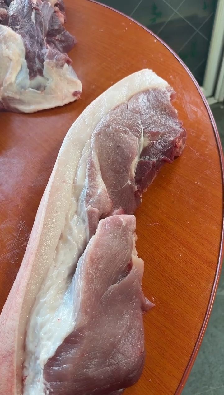 中国大陆180食用农产品爱****。猪后丘肉3.07爱花胜于爱自己