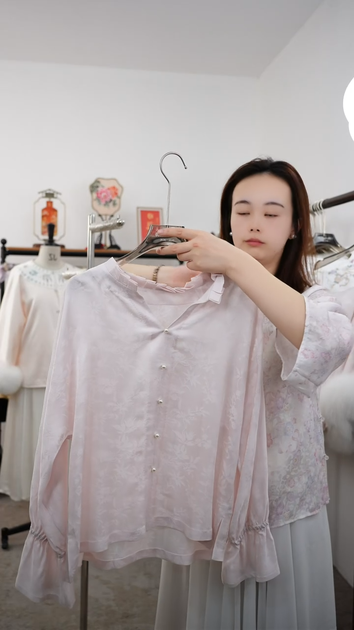 织绣孤品桑蚕丝罗衣 不退不换