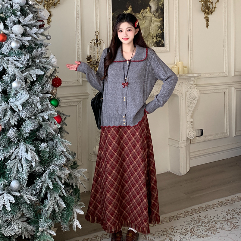冬款胖mm大妈女甜美圣诞穿搭针织毛衣格子半身裙套装 72202+23427
