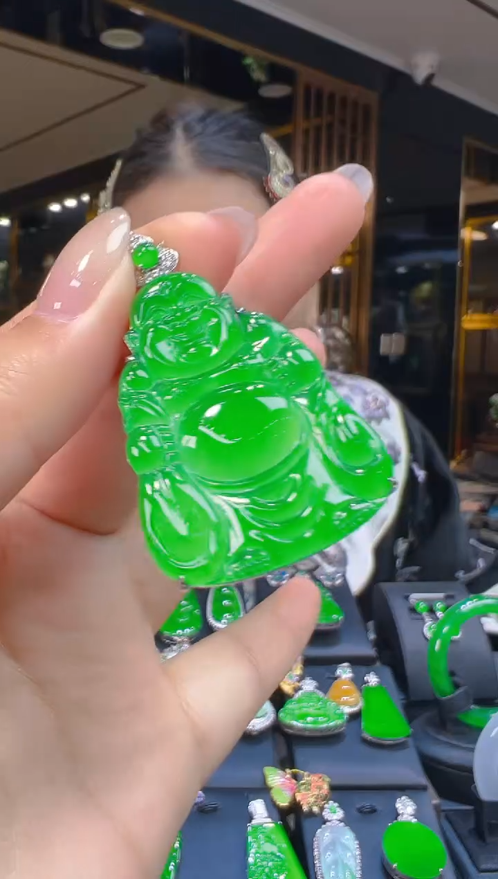 吊坠(赠链)18K金镶嵌翡翠107 