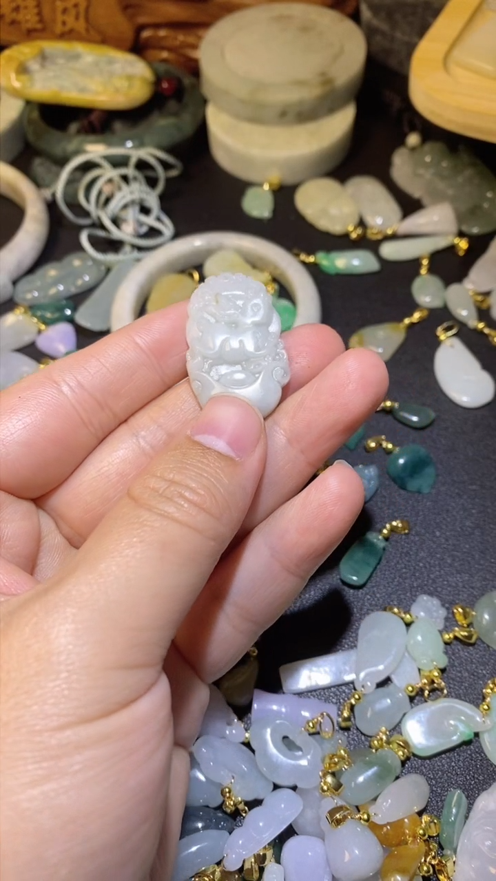 【闪购商品】翡翠颈饰未镶嵌/10000086