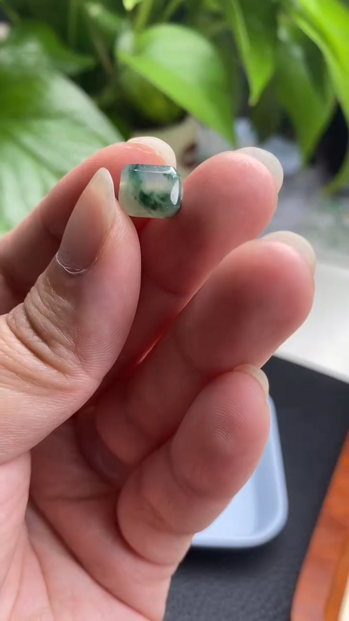 【闪购商品】翡翠挂件未镶嵌桶珠