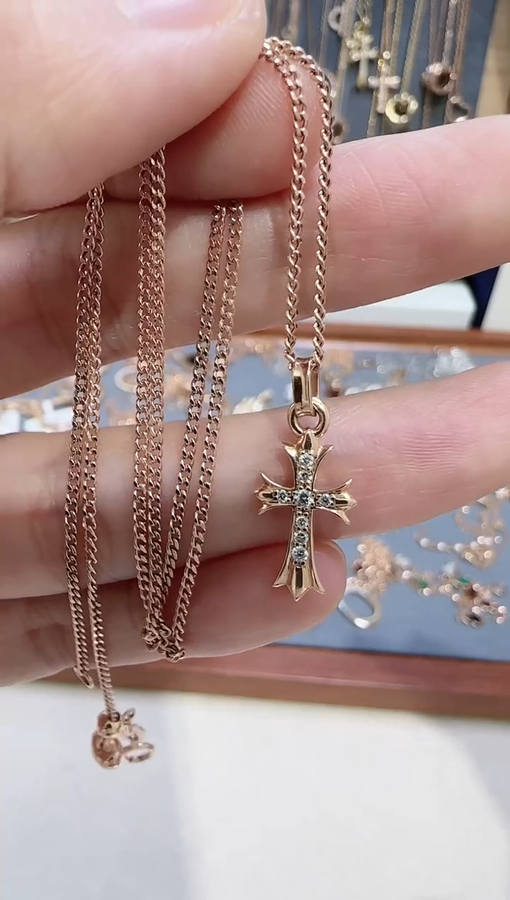 【闪购商品】天然钻石吊坠(不含链)18K金镶嵌多样性发货发其一