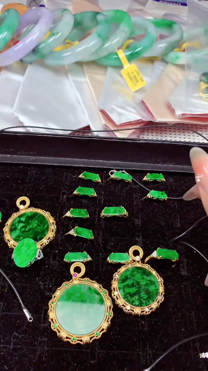 【闪购商品】翡翠颈饰银S925镶嵌吊坠