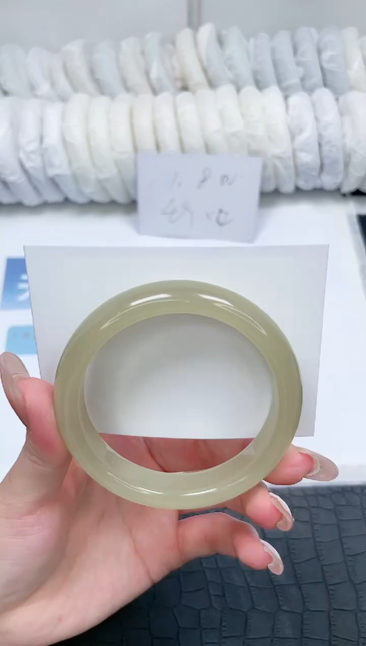 【闪购商品】石英质玉未镶嵌手镯N242-59.5