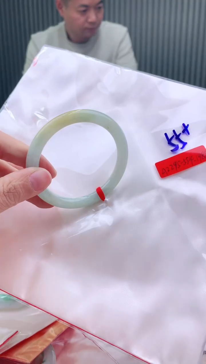 未镶嵌手镯翡翠55+