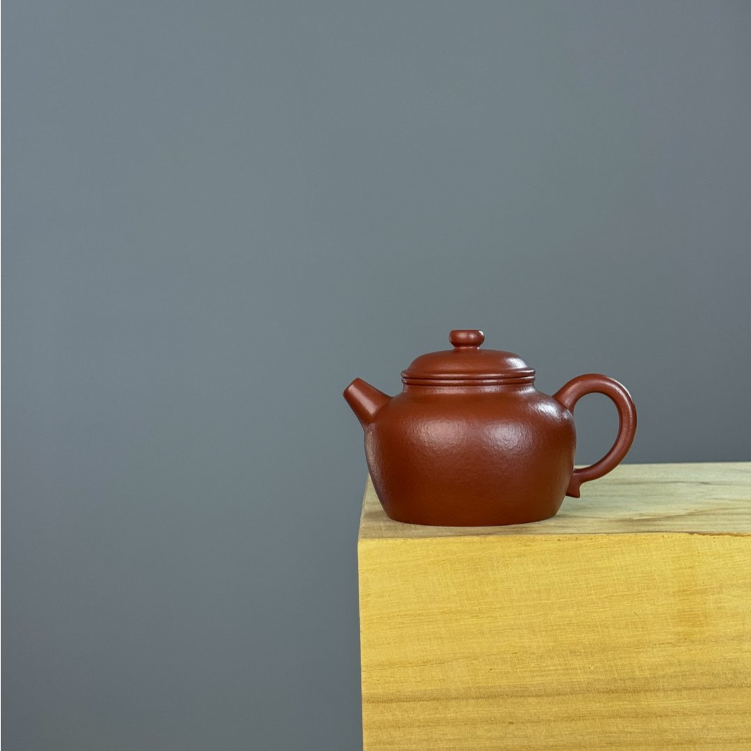 张勇金砂小圆纽壶，精工半手工，内推球孔150毫升