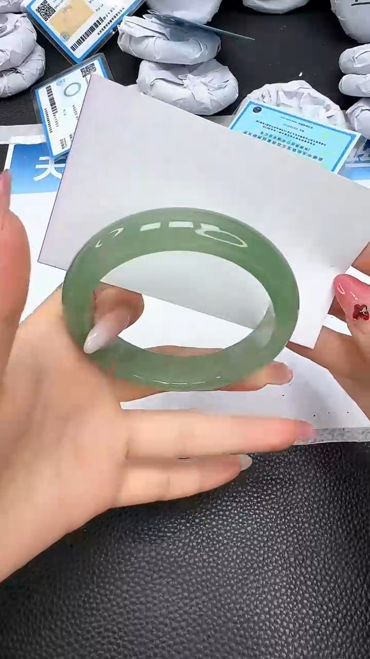 【闪购商品】石英质玉手镯未镶嵌193