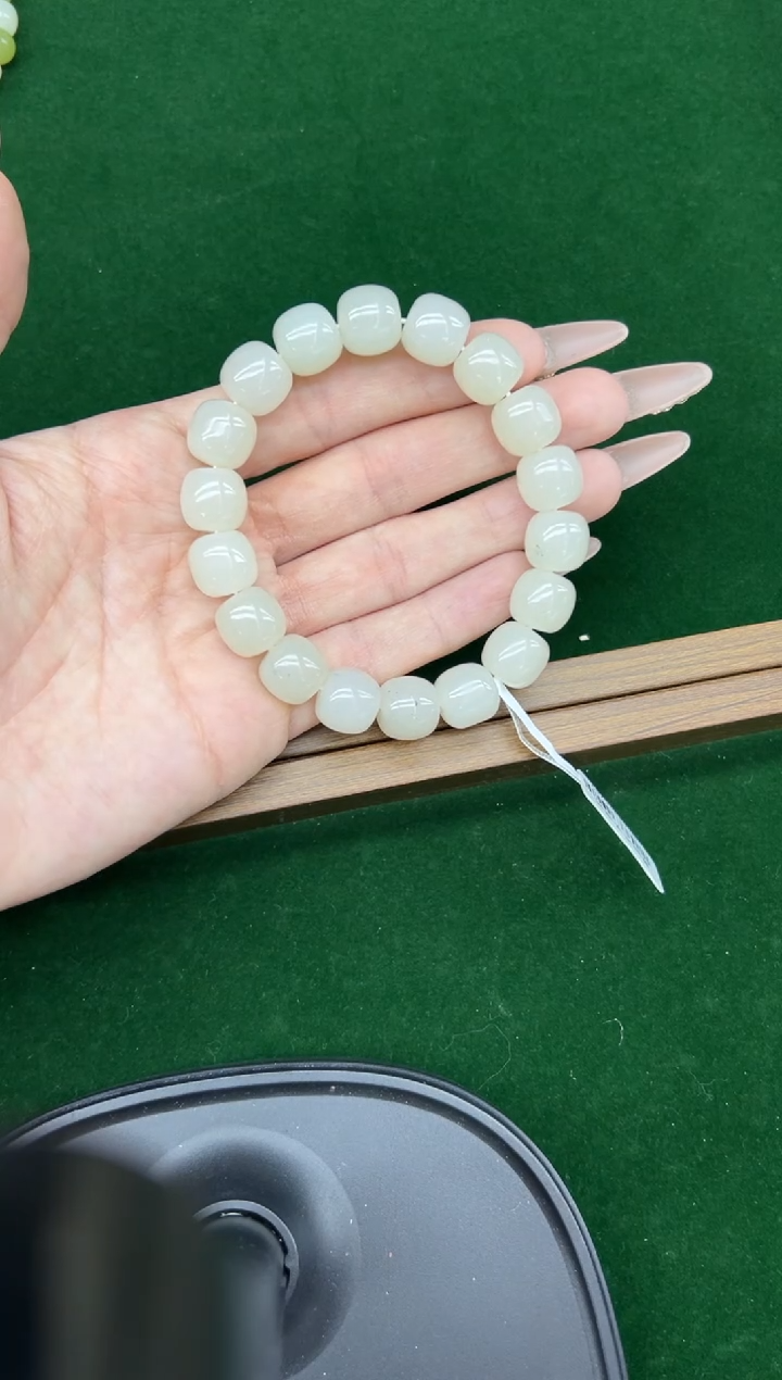 未镶嵌手串和田玉黑山微色差卡12