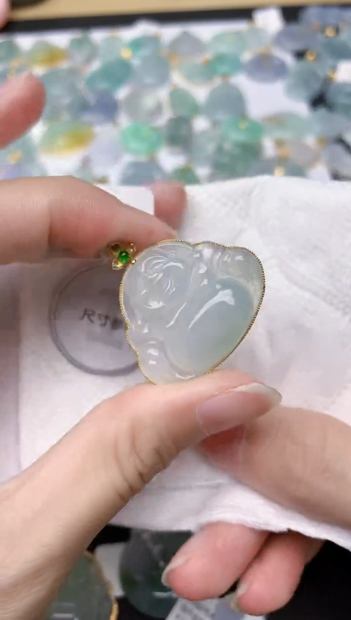翡翠18K金镶嵌颈饰天然A货翡翠