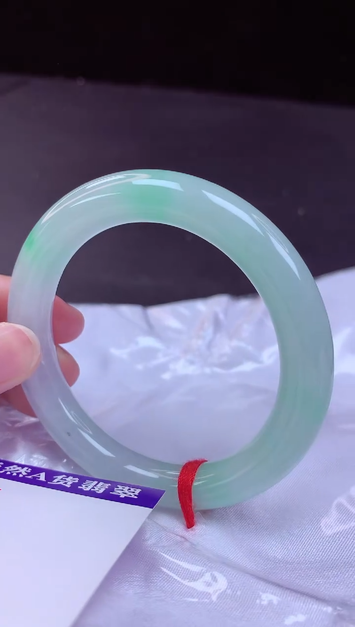 翡翠手镯未镶嵌静54+             