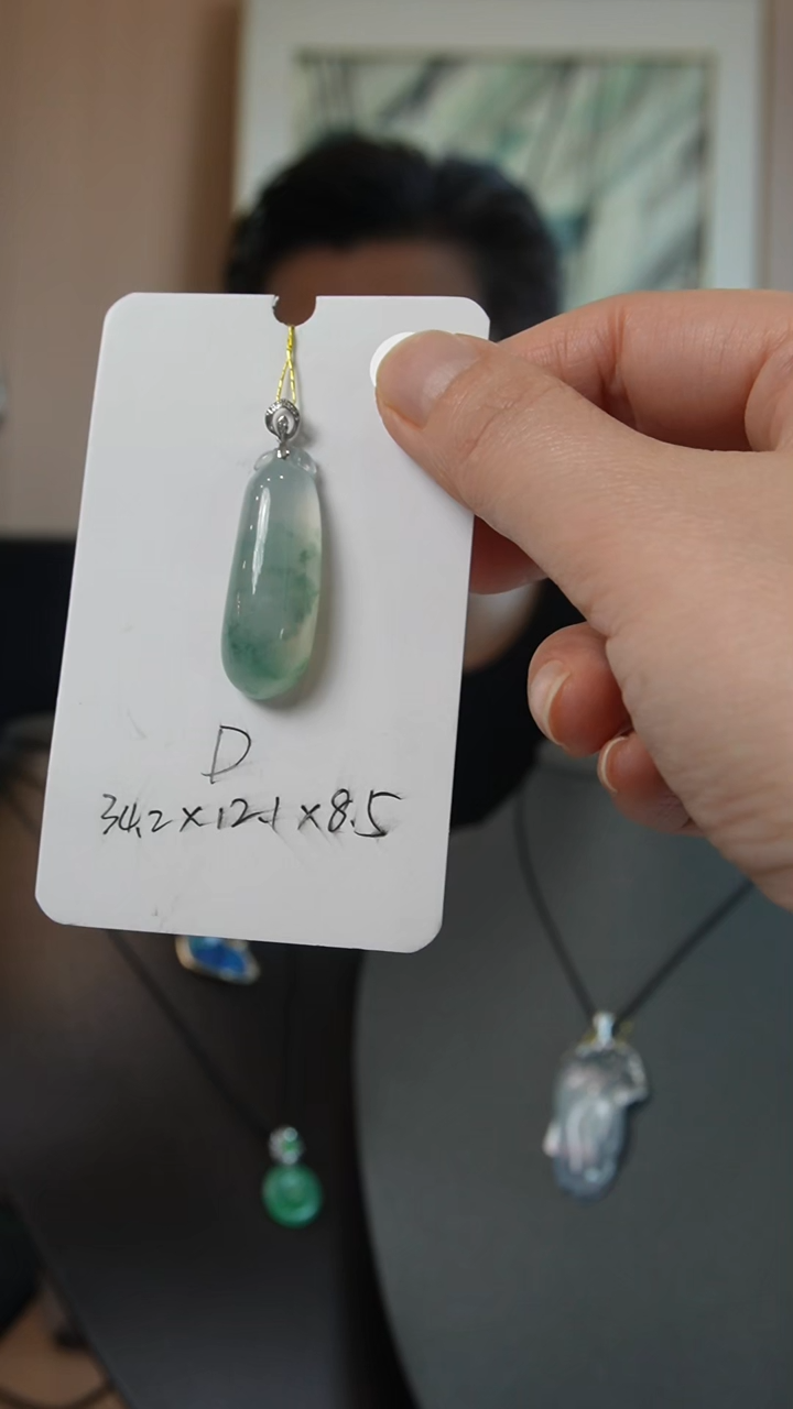 【闪购商品】翡翠颈饰18K金镶嵌天然缅甸翡翠吊坠