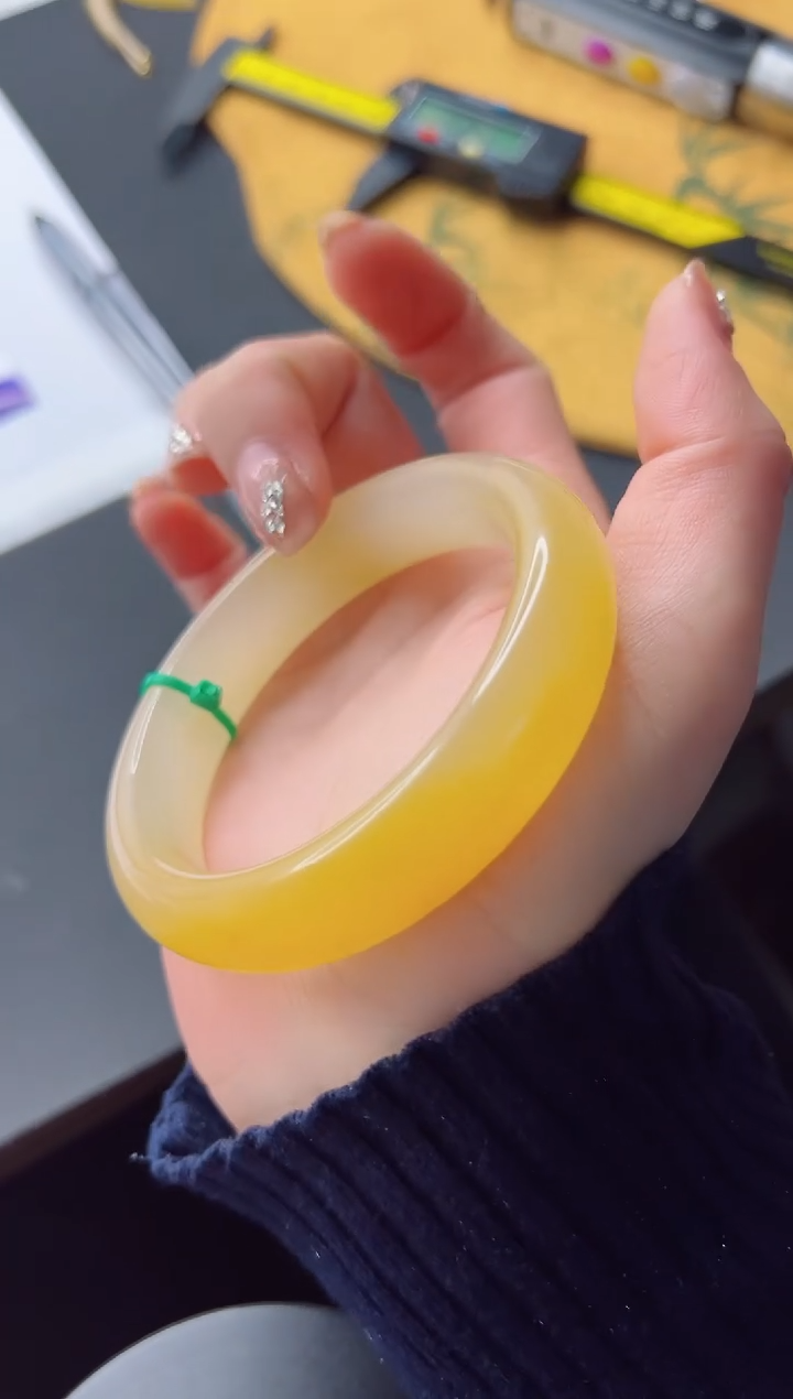 【闪购商品】石英质玉手镯未镶嵌480-58