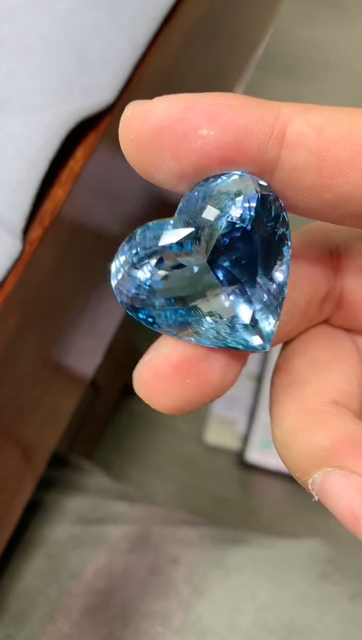【闪购商品】海蓝宝石笔搁未镶嵌100ct 爱心