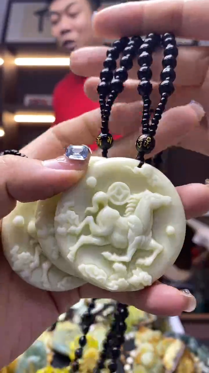 未镶嵌岫玉挂件多种样式发其一