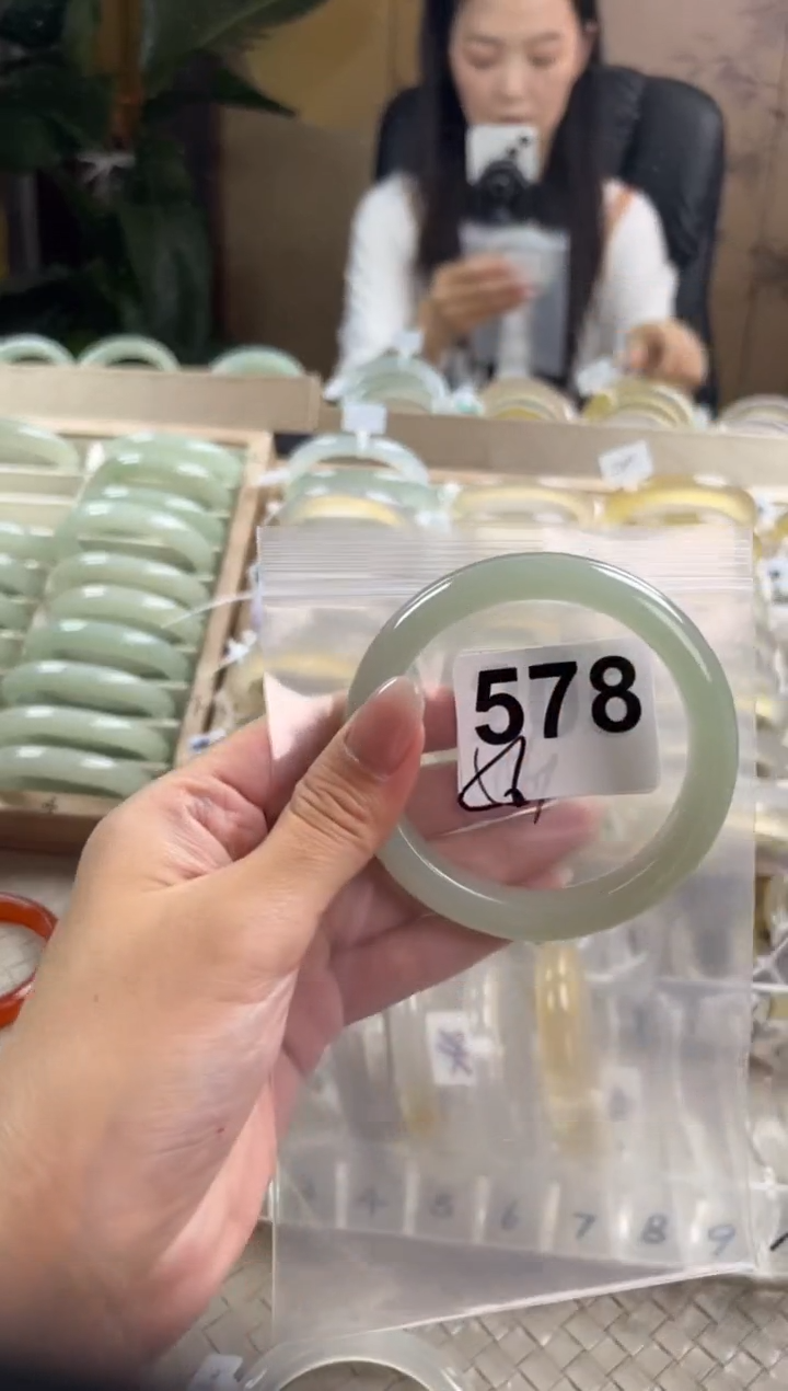 未镶嵌手镯石英质玉卡***兵578