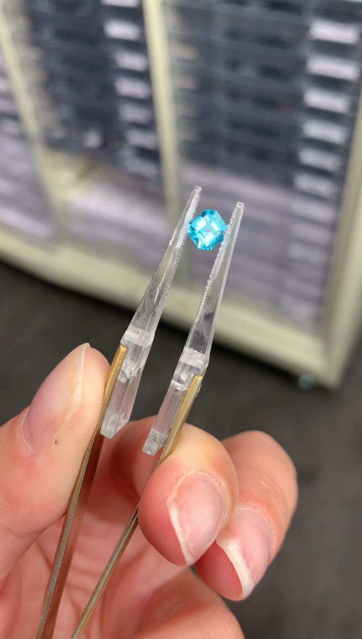 【闪购商品】磷灰石裸石未镶嵌65分磷灰石